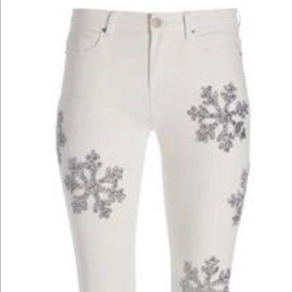 BOSTON PROPER White Snowflake Crystal Jeans Size 6 (NWOT)